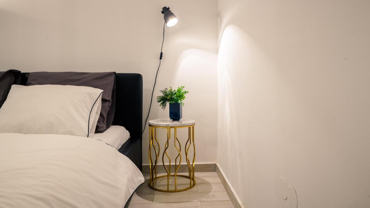 Apartments Santini Zagreb Bagian luar foto