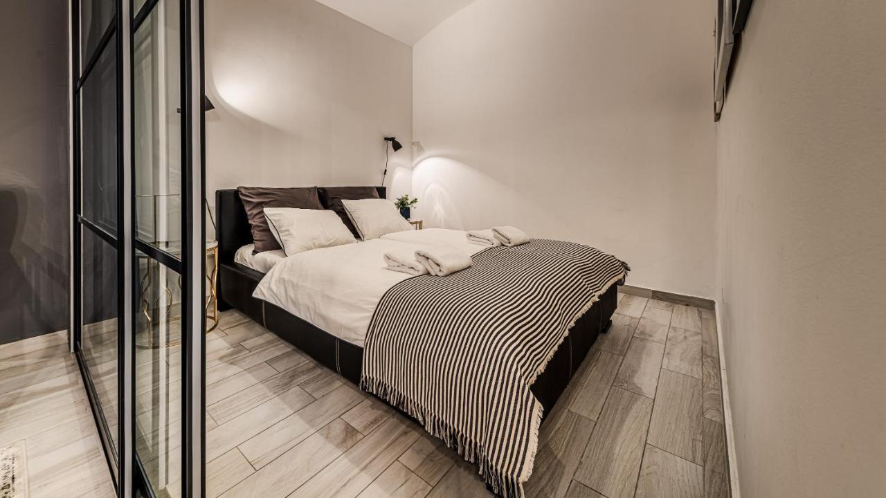 Apartments Santini Zagreb Bagian luar foto