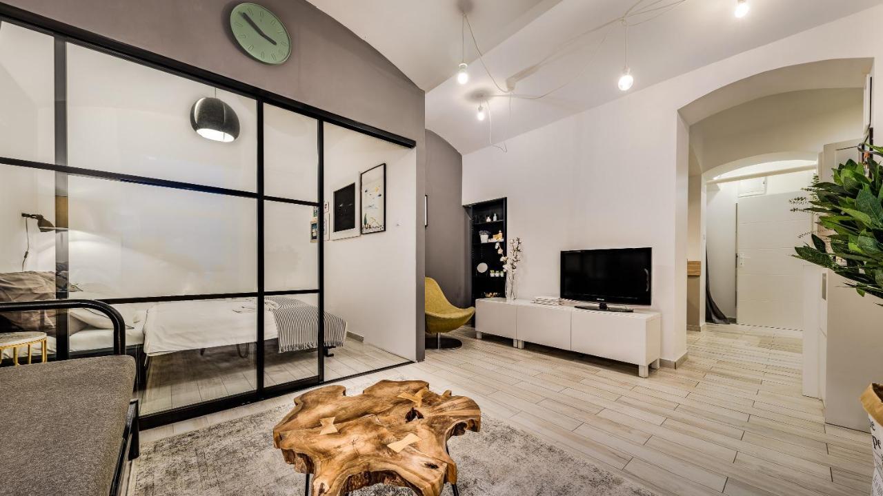 Apartments Santini Zagreb Bagian luar foto